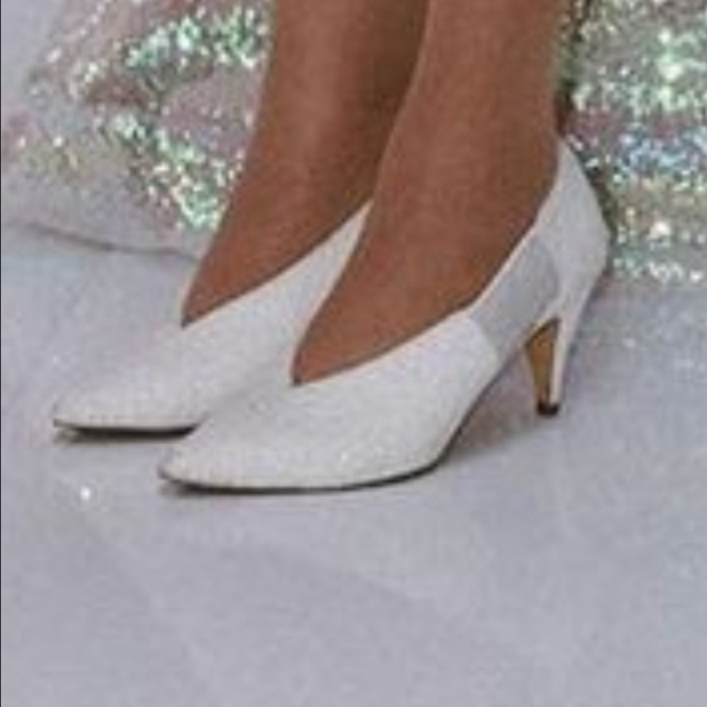 Sale!🔥🔥🔥 FREE PEOPLE Florence White Glitter Pumps sz 36